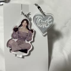 TWICE THIS IS FORランダムミニアクリルスタンドチャーム　ダヒョンのサムネイル
