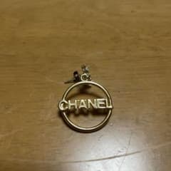 K*i様 利*皇様 CHANEL ロゴデザイン ピアス　片耳 CHANEL サークルロゴ ラインストーン ピアス 片耳 - メルカリ