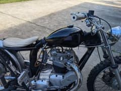 ハイトンネル ワンオフピーナッツタンク トライアンフ T140 工夫次第SR
