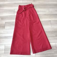 【美品】 Rirandture ワイドパンツ フレアパンツ ベルト付き 赤 Sのサムネイル