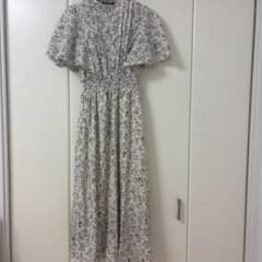 SPRAY PREMIUM 花柄フレアワンピースのサムネイル