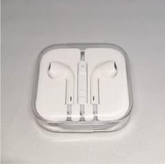 新品☆Apple純正イヤホン☆EarPods(イヤーポッズ)のサムネイル