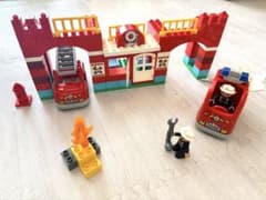 【LEGOデュプロ】♯10593 消防署セット ごっこ遊び105ピース 2-5Yのサムネイル