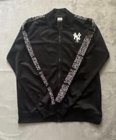 New York Yankees ヤンキースロゴ トラックジャケット ブラックのサムネイル