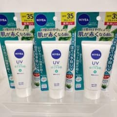 NIVEA UV 薬用エッセンス 3本セット 日焼け止めのサムネイル