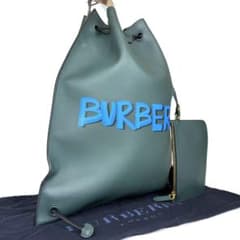 美品 バーバリー リュック グラフィティプリントボンデッド レザー