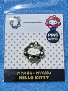 サンリオコラボ　モノクロ　ミャクミャク　ピンバッジ　ハローキティ　新品のサムネイル