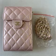 CHANEL⭐︎ノベルティ⭐︎スマホショルダーバッグ⭐︎サーモンピンク CHANEL スマホショルダーバッグ ピンク ノベルティ - メルカリ