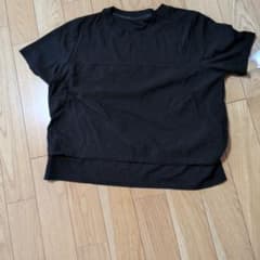 新品未使用。レディース 半袖 Tシャツ ブラックのサムネイル