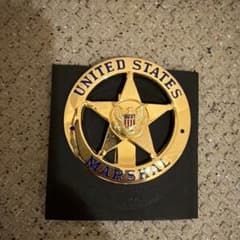 ミ*ー様 UNITED STATES MARSHAL バッジ レプリカ ミ*ー様 UNITED STATES MARSHAL バッジ レプリカ - メルカリ