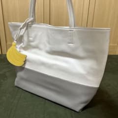 DIANA ダイアナ　ホワイトグレー レザートートバッグ バナナチャーム付き