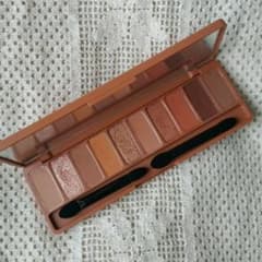 エチュードハウス　プレイカラーアイズ　レザーショップのサムネイル