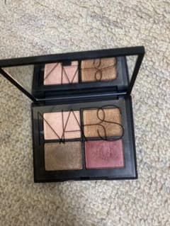 NARS クワッドアイシャドー 3972のサムネイル