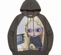 COYSEIO X BLYTHE GRAPHIC ジップアップ パーカー - メルカリ