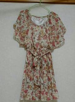RyuRyuの花柄ワンピースのサムネイル