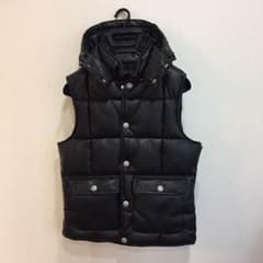 AZUL by moussy レザー調ベストMのサムネイル