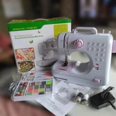 FHSM-505 ミニ家庭用コンパクト電動ミシンのサムネイル