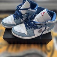 Nike Air Jordan 1 Mid SE 赤紐付　26.5のサムネイル
