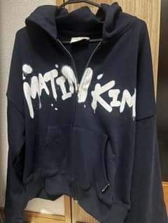 Matin Kim グラフィティロゴ ジップアップパーカー ネイビーのサムネイル