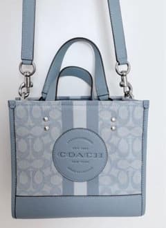 COACH(コーチ) デンプシートート22 ライトブルー 水色 COACH(コーチ) デンプシートート22 ライトブルー 水色 - メルカリ