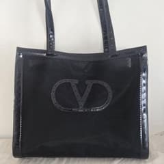 VALENTINO Vロゴ メッシュ トートバッグ ヴァレンチノ　A4 VALENTINO Vロゴ メッシュ トートバッグ ヴァレンチノ A4 - メルカリ