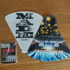 BIGBANG  うちわ&メタルチャームのサムネイル