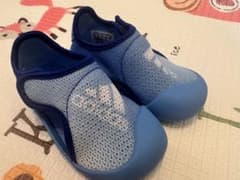 adidas キッズ サンダル ブルー 13cmのサムネイル