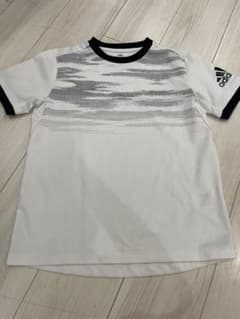 Tシャツ　150 adidasのサムネイル