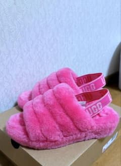【美品】即購入OK☆ UGG ファーサンダル ピンク UGG アグ ファーサンダル FLUFF YEAHSLIDE 23.0cm 美品 - メルカリ