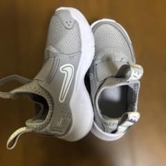 Nike グレー スニーカーのサムネイル