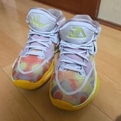 希少！！Kyrie 6 マルチカラー バスケットシューズ 希少！！Kyrie 6 マルチカラー バスケットシューズ - メルカリ