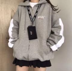 oioi パーカーのサムネイル