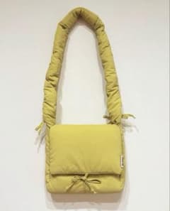 ÖLEND クッションショルダーバッグ Nina Bag Lime - メルカリ