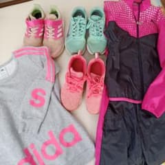 スニーカー22.5　ジャージ　　130〜150サイズ　女の子用のサムネイル