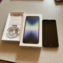 美品　iPhone SE 第2世代 (SE2) ホワイト 128GBのサムネイル