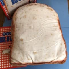 もちもち食パンクッションのサムネイル