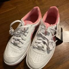 新品NIKEスニーカー