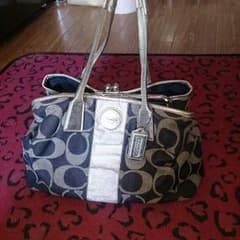 ♪コーチがま口ハンドバッグ激安♪のサムネイル