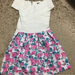 ドレスのサムネイル