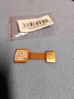 デュアルSIMとmicroSDを同時使用可能なアダプターのサムネイル