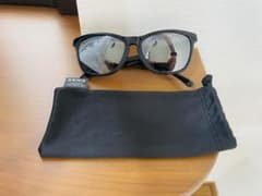 OAKLEY ブラックキャットアイサングラス ケース付きのサムネイル