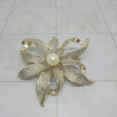 イミテーションアクセサリー ブローチ【送料込み】新古品 長期保存品 SALE！！のサムネイル