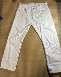 white パンツのサムネイル
