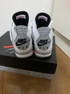 NIKE スニーカー ジョーダン4 セメントのサムネイル