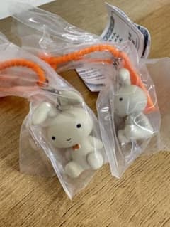 クレヨンしんちゃん マルチチャーム2 ネネちゃんうさぎ2個セットのサムネイル