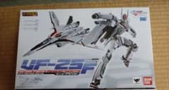専用　DX超合金マクロス メサイアバルキリー　リニューアル版のサムネイル