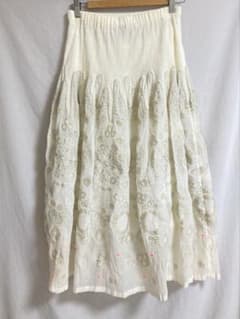 haat イッセイミヤケ 刺繍 アイボリー ロング スカート 2 - メルカリ