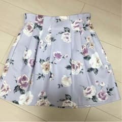 dazzlin ❤︎ 花柄ボンディングスカートのサムネイル
