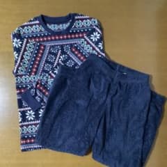 ユニクロ　フリースパジャマ　140