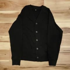 UNIQLO　黒のVネックカーディガン Mサイズのサムネイル